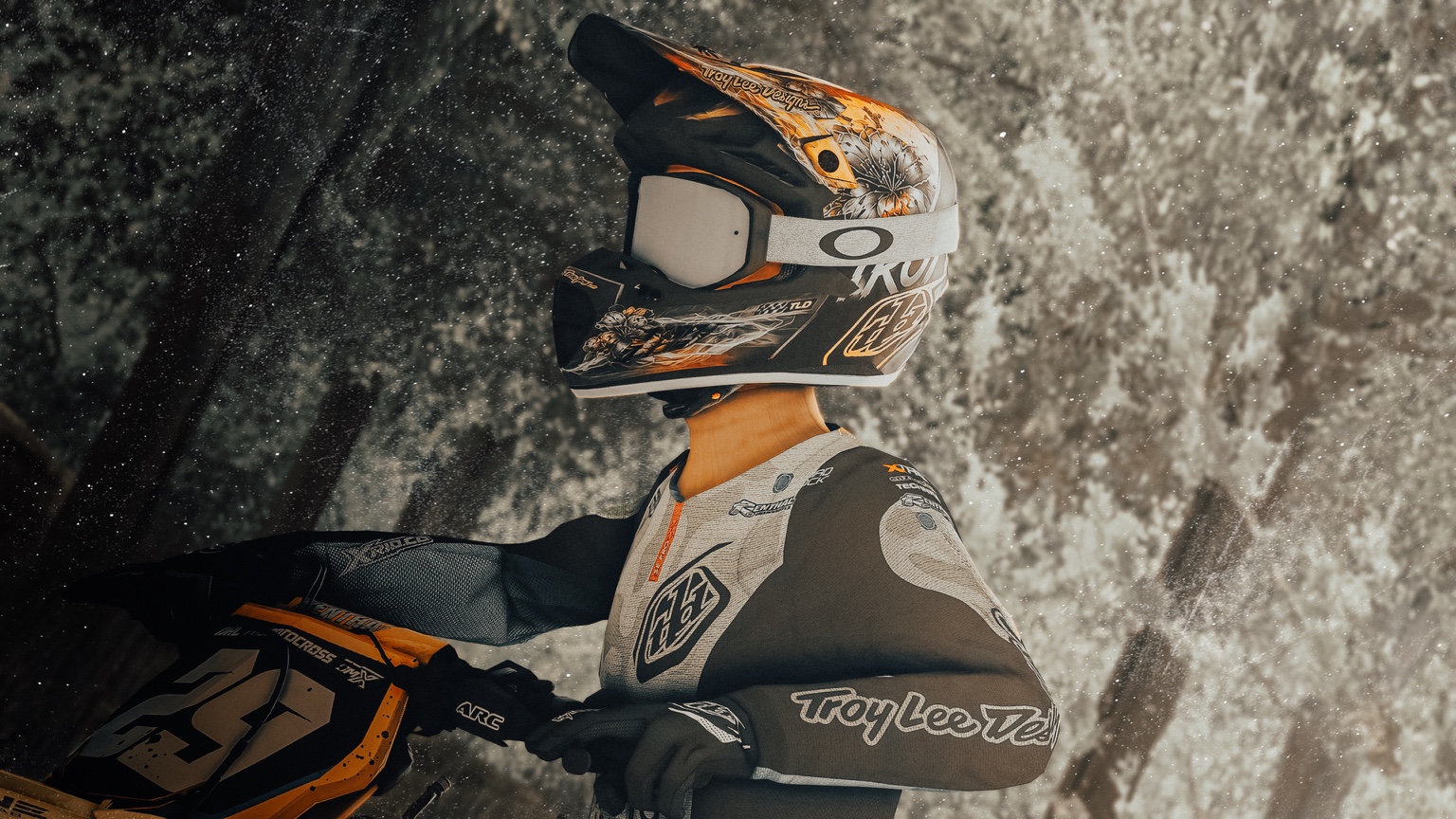 MarcoVisuals motocross photography — Rider portrait